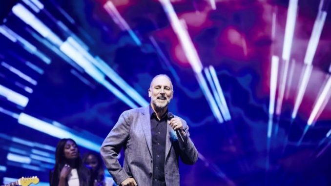 Brian Houston, Gembala Senior Global Gereja Hillsong