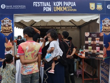 Festival Kopi Papua. Ajang unjuk kenikmatab kopi olahan UMKM di Papua. Meriah disela-sela perhelatan PON XX. KEMENSOS