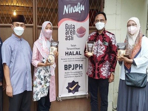 Kepala BPJPH tinjau pelaku UMK peserta fasilitasi sertifikasi halal di Padang