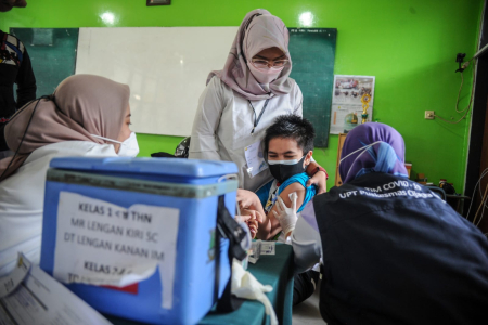 Penting Vaksin Tersedia