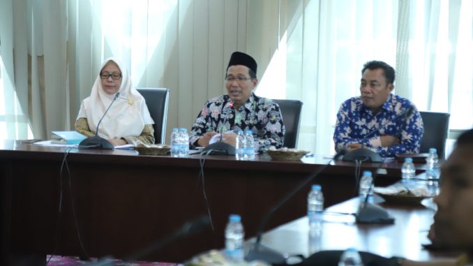Direktur Pemberdayaan Zakat dan Wakaf Waryono Abdul Ghafur