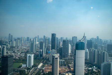 Pertumbuhan ekonomi yang tinggi secara terus-menerus